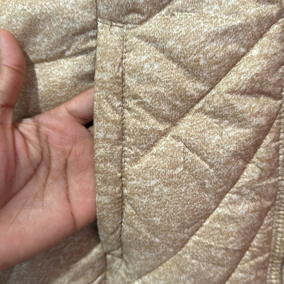 NEW YORK & COMPANY Women’s Beige Thermos Vest with Hood Size XS - Picture 3 of 6